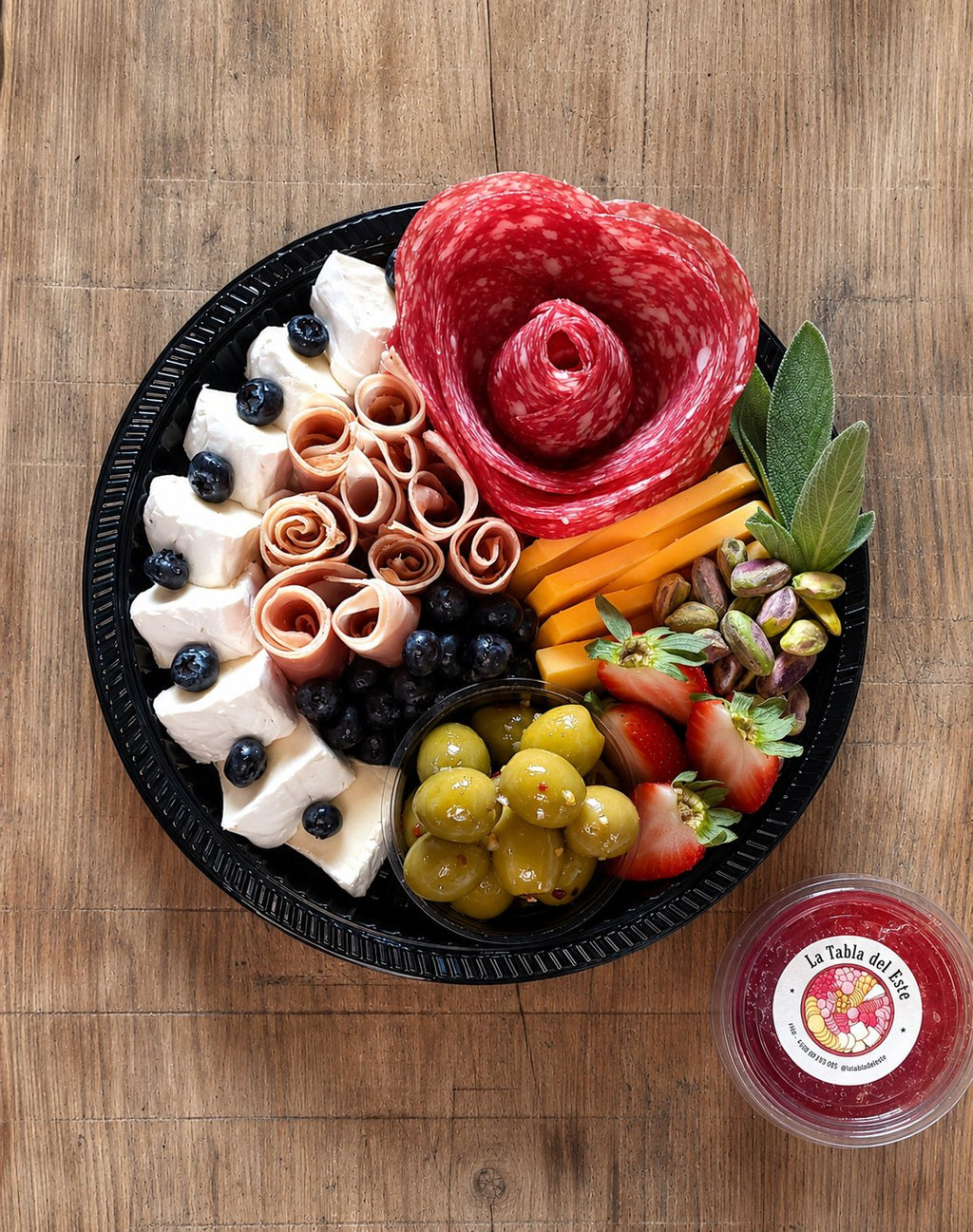 Tabla Madrid para 2 personas con salame en forma de rosa – La Tabla del Este, Punta del Este